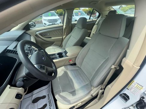 Used 2017 Ford Taurus SE image 10