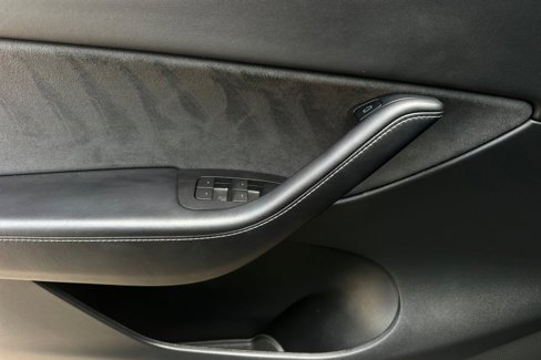 Used 2022 Tesla Model Y Long Range image 20