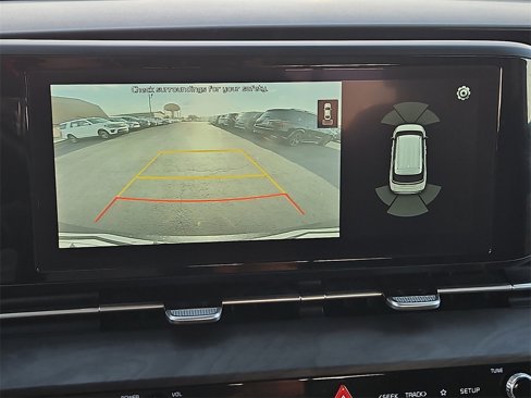 Used 2022 Kia Carnival EX image 24