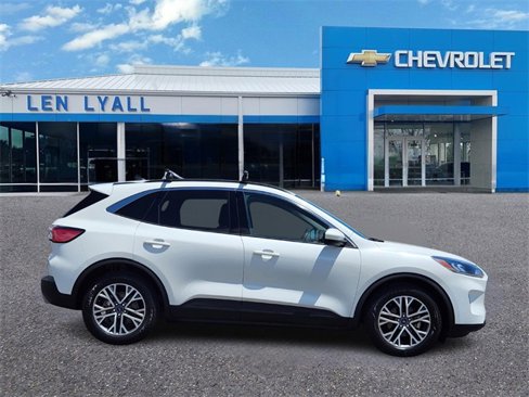 Used 2020 Ford Escape SEL image 2