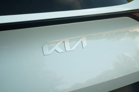 Used 2024 Kia Sportage LX image 11
