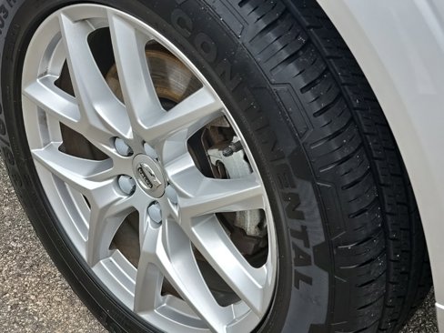 Used 2020 Volvo XC60 T5 Momentum w/ Protection Package Premier image 9