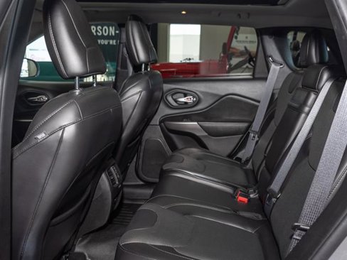 Used 2019 Jeep Cherokee Limited w/ Luxury Group image 16