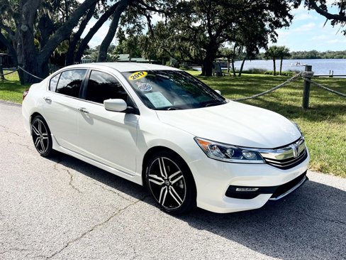 Used 2017 Honda Accord Sport image 5