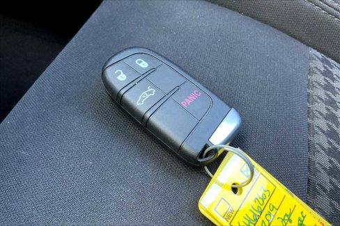 Used 2019 Dodge Challenger SXT image 14