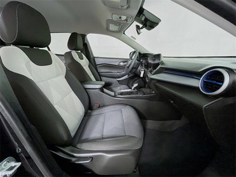 Certified 2025 Chevrolet Trax LS image 28