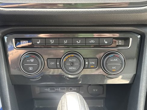 Used 2018 Volkswagen Tiguan SEL w/ 3rd Row Seat Package image 20
