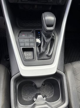 Used 2021 Toyota RAV4 XLE w/ Convenience Package image 16
