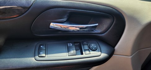 Used 2012 Dodge Grand Caravan SE image 28