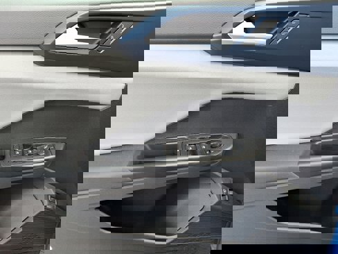 Certified 2022 Volkswagen Taos SE image 12