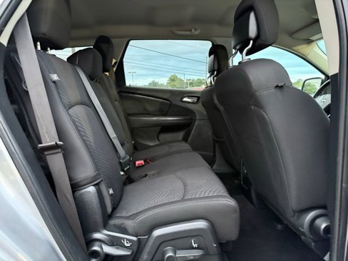 Used 2020 Dodge Journey SE image 30