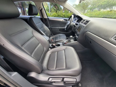 Used 2015 Volkswagen Jetta Sport image 12