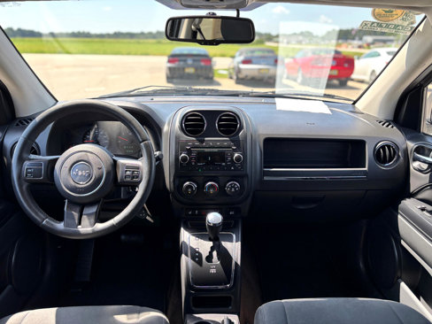 Used 2013 Jeep Compass Latitude image 12