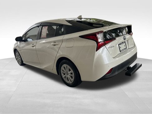 Used 2019 Toyota Prius L Eco image 4