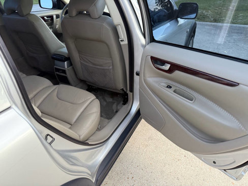 Used 2004 Volvo XC70 image 29