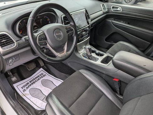 Used 2021 Jeep Grand Cherokee Laredo X image 3