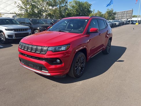 Used 2022 Jeep Compass Limited image 1