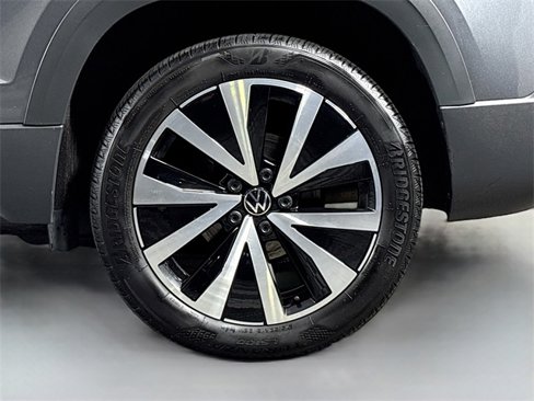 Used 2023 Volkswagen Taos SE image 31