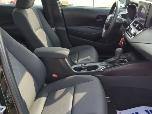 Used 2023 Toyota Corolla LE image 29