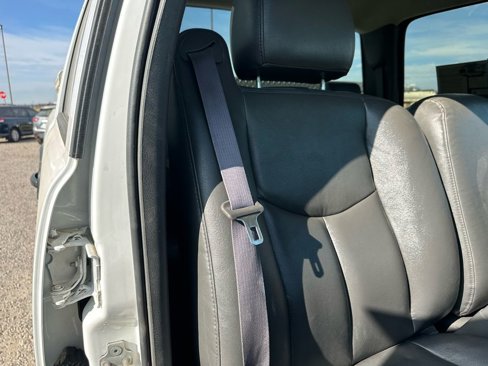 Used 2004 GMC Sierra 2500 SLE w/ Heavy-Duty Power Package image 15
