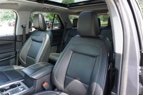 Used 2021 Ford Explorer XLT image 23