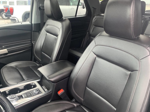 Used 2023 Ford Explorer XLT image 17