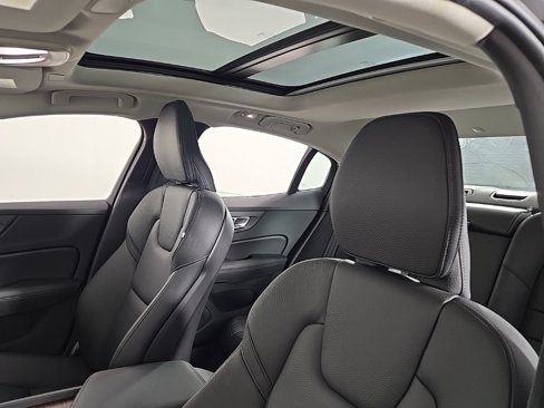 Certified 2025 Volvo S60 B5 Plus image 18