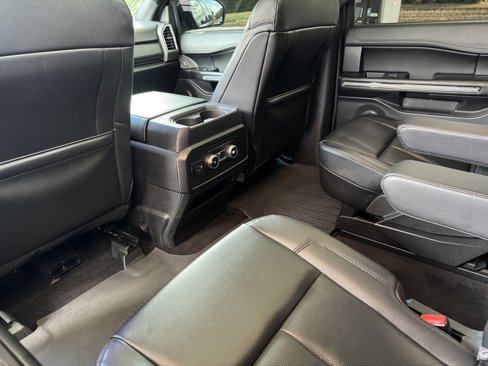 Used 2021 Ford Expedition XLT image 27