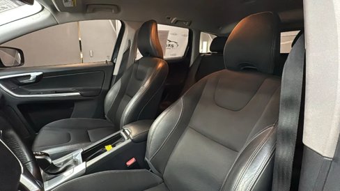 Used 2016 Volvo XC60 T5 image 38