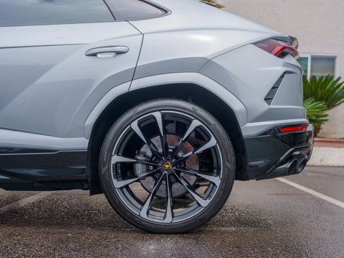 Used 2022 Lamborghini Urus image 35