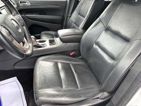 Used 2017 Jeep Grand Cherokee Limited image 23