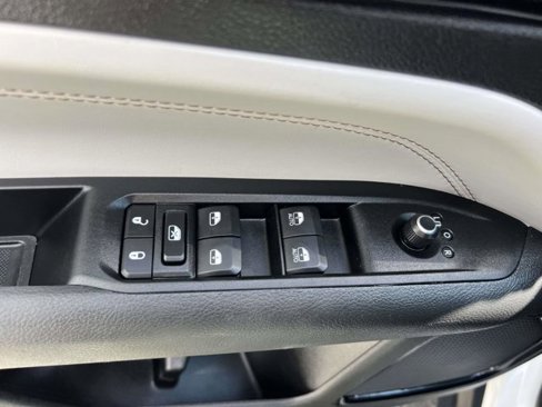 Certified 2022 Jeep Compass Limited image 16