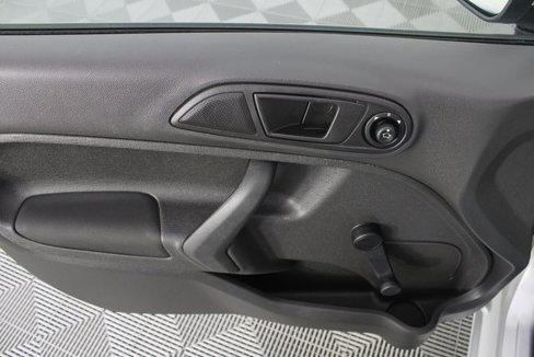 Used 2015 Ford Fiesta S image 12