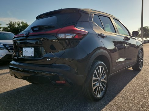 Certified 2024 Nissan Kicks SV image 5