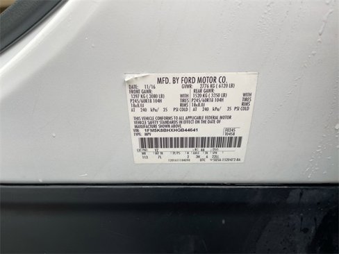 Used 2017 Ford Explorer 4WD w/ Class II Trailer Tow Package image 31