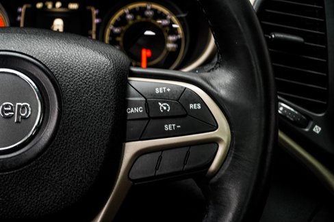 Used 2016 Jeep Cherokee Latitude w/ Comfort/Convenience Group image 25