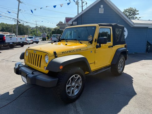 Used 2015 Jeep Wrangler Rubicon w/ Power Convenience Group image 2