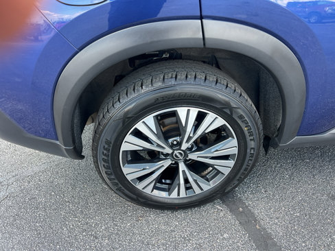 Used 2023 Nissan Rogue SV image 11
