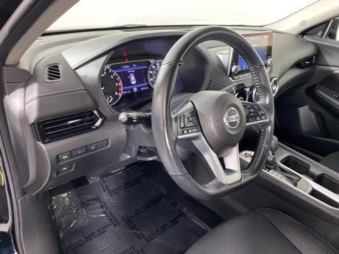 Used 2022 Nissan Sentra SV image 9