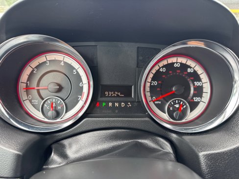 Used 2018 Dodge Grand Caravan SE w/ UConnect Hands-Free Group image 15