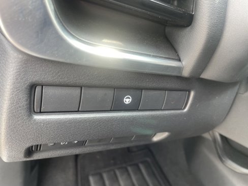 Used 2022 Nissan Rogue SV image 23