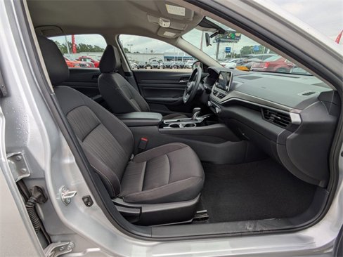 Used 2024 Nissan Altima 2.5 SV image 36