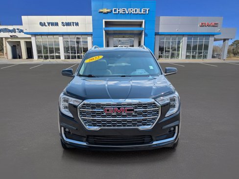 Used 2022 GMC Terrain Denali w/ LPO, Cargo Package image 2