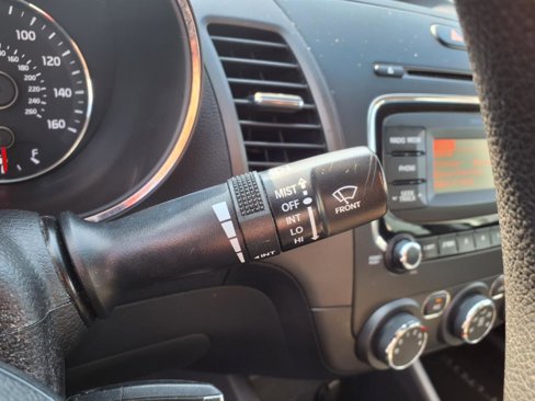 Used 2018 Kia Forte LX image 17