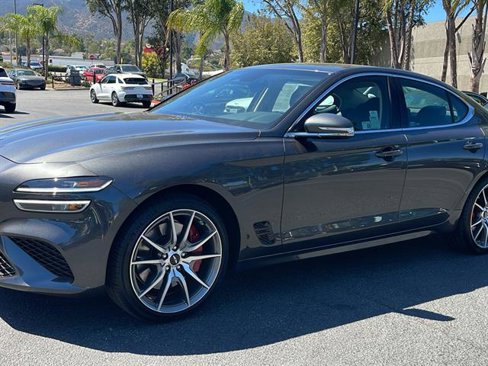 Used 2025 Genesis G70 2.5T image 13
