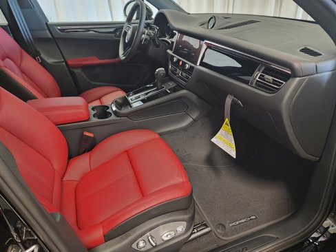 New 2025 Porsche Macan image 25