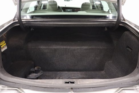 Used 2005 Lincoln Town Car Signature image 18