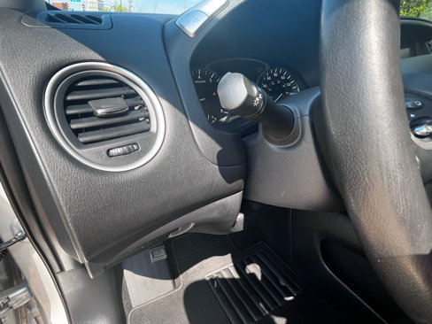 Used 2018 Nissan Pathfinder SV w/ SV Tech Package image 32