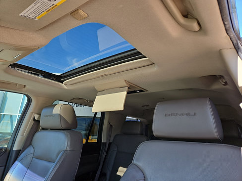 Used 2015 GMC Yukon Denali w/ Open Road Package image 14