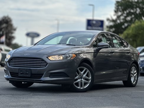 Used 2013 Ford Fusion SE image 1